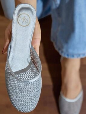 🩶✨ Makers Shoes LEVI Silver Mesh Mules Size 8